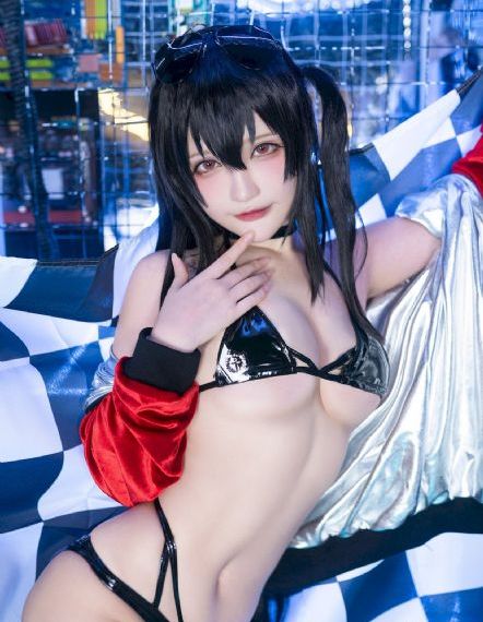 日本人强开乳罩摸双乳吃奶